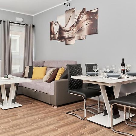 Apartments Wroclaw Jana Pawla II With Free Parking Wroclaw By Noclegi Renters Luaran gambar