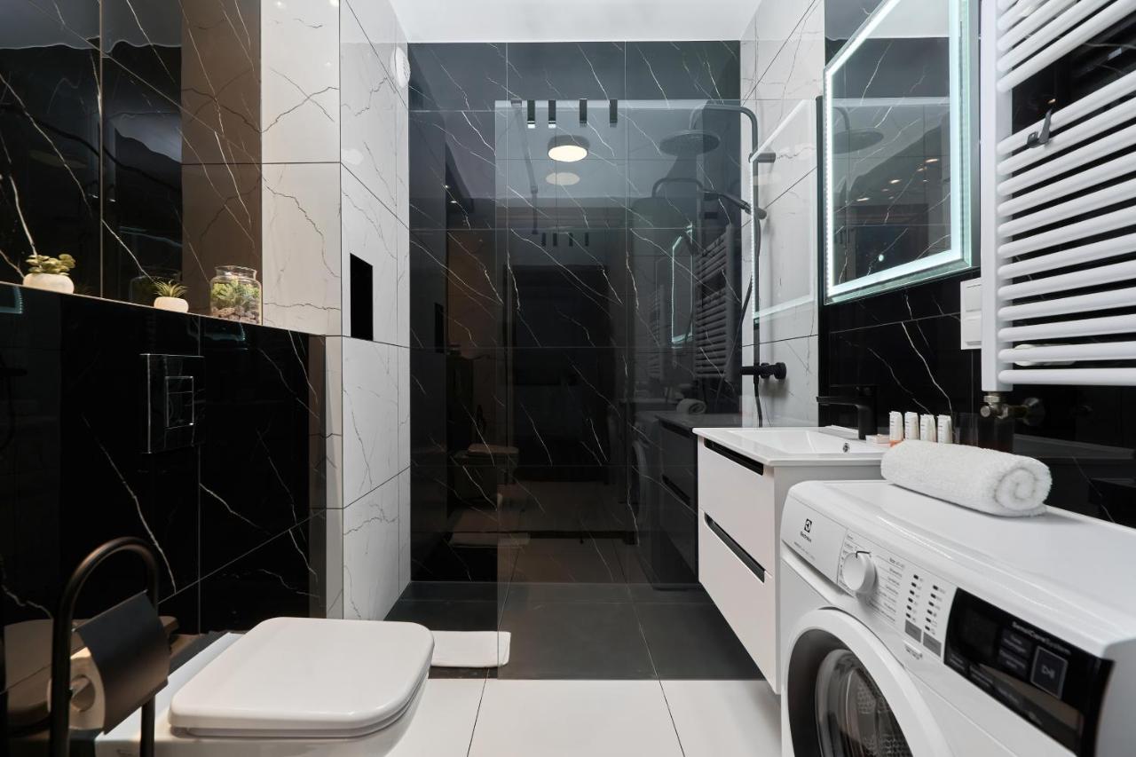 Apartments Wroclaw Jana Pawla II With Free Parking Wroclaw By Noclegi Renters Luaran gambar